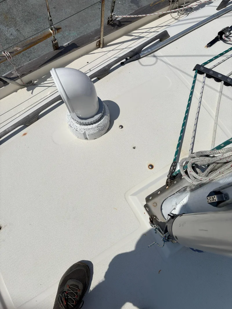 Slide: The Image of Deck of 1995 Pacific Seacraft Crealock 37 sailboat with rigging and ventilation. - 18