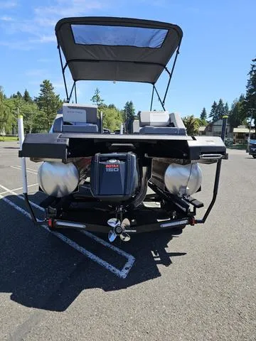 Slide: The Image of Manitou 20' CRUISE Max Deck 150hp Stealth Motor 2025 - 7