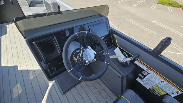 Slide: The Image of Manitou 24' EXPLORE MAX DECK 150HP STEALTH MOTOR SWITCHBAC 2025 - 36