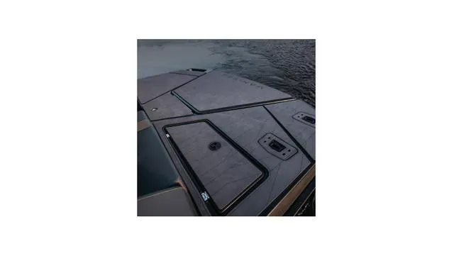 Slide: The Image of Manitou 24' EXPLORE MAX DECK 150HP STEALTH MOTOR SWITCHBAC 2025 - 40