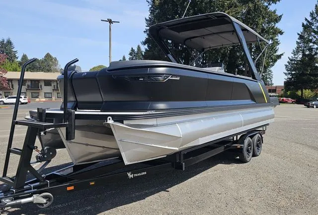 Slide: The Image of Manitou 24' EXPLORE MAX DECK 150HP STEALTH MOTOR SWITCHBAC 2025 - 9