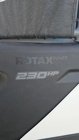 Slide: The Image of Sea-Doo CRUISE 21' 230HP WITH TRAILER 2024 - 11