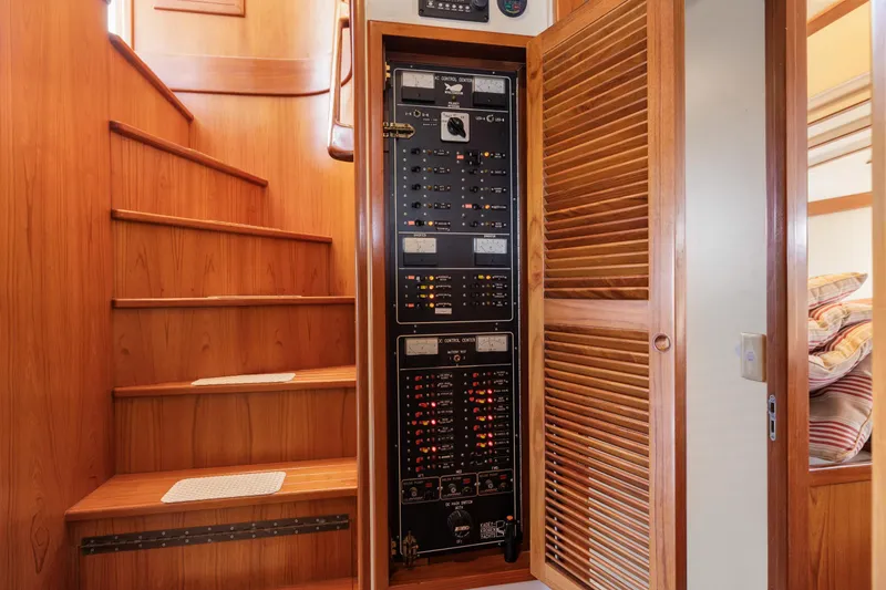 Slide: The Image of Kadey-Krogen 48 Whaleback 1996 - 75