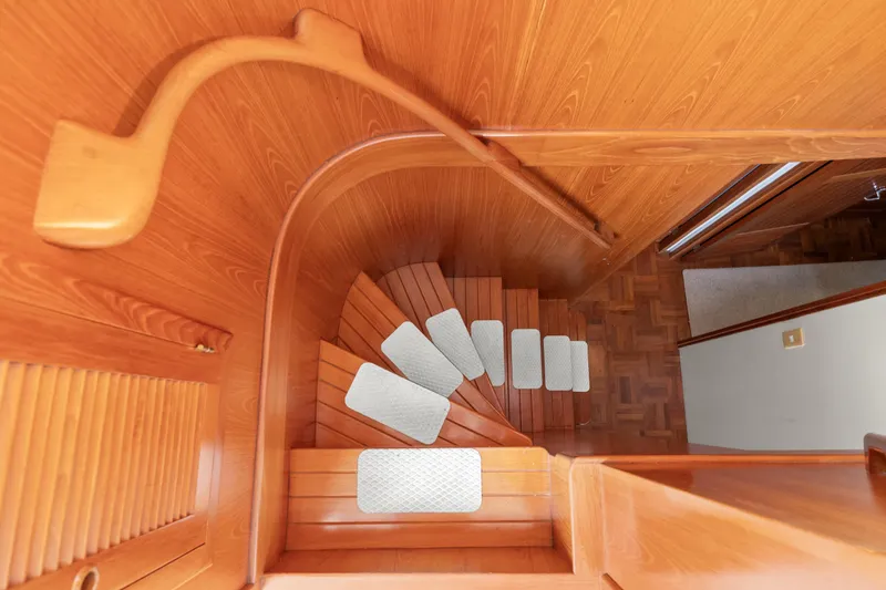 Slide: The Image of Kadey-Krogen 48 Whaleback 1996 - 80