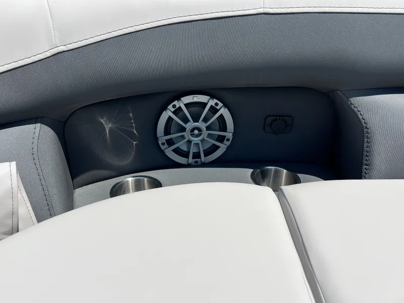 Slide: The Image of 2026 BARLETTA A22QC - Image 9 - 9