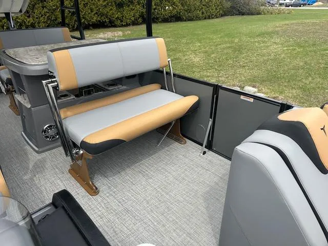 Slide: The Image of Tahoe 2785 Funship Entertainer 2025 - 16