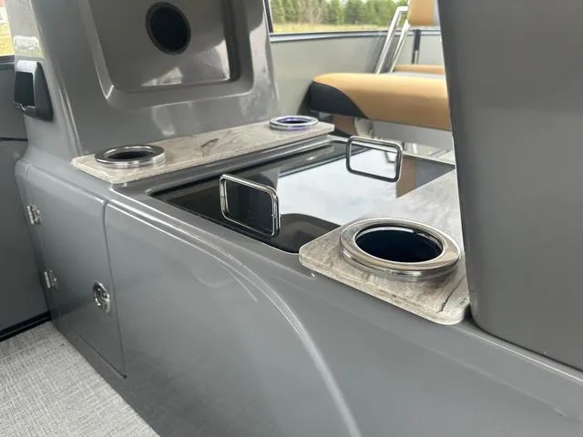 Slide: The Image of Tahoe 2785 Funship Entertainer 2025 - 23