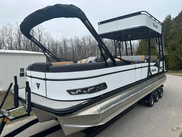 Slide: The Image of Tahoe 2785 Funship Entertainer 2025 - 3