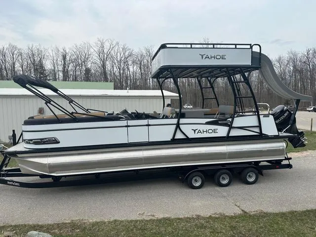 Slide: The Image of Tahoe 2785 Funship Entertainer 2025 - 4