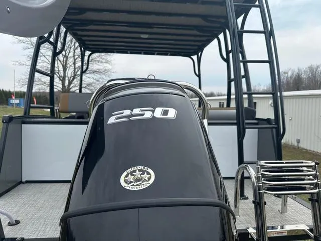 Slide: The Image of Tahoe 2785 Funship Entertainer 2025 - 7