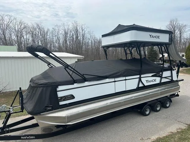 Slide: The Image of Tahoe 2785 Funship Entertainer 2025 - 9