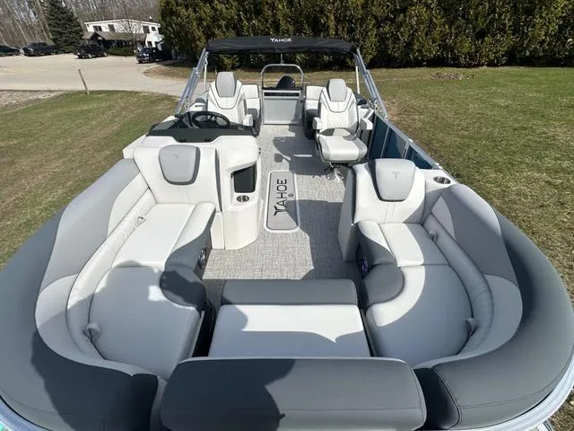 Slide: The Image of Tahoe 2185 LTZ Quad Lounger 2025 - 10