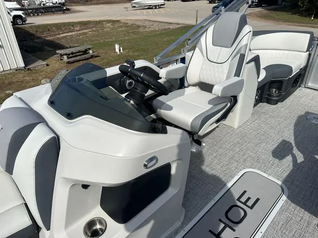Slide: The Image of Tahoe 2185 LTZ Quad Lounger 2025 - 14