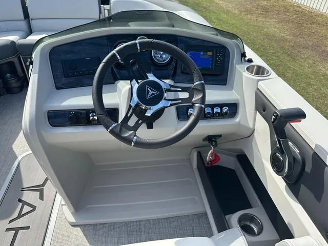 Slide: The Image of Tahoe 2185 LTZ Quad Lounger 2025 - 21