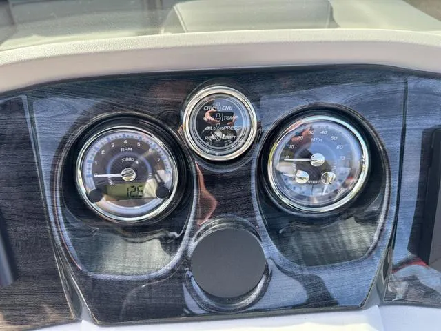 Slide: The Image of Tahoe 2185 LTZ Quad Lounger 2025 - 23