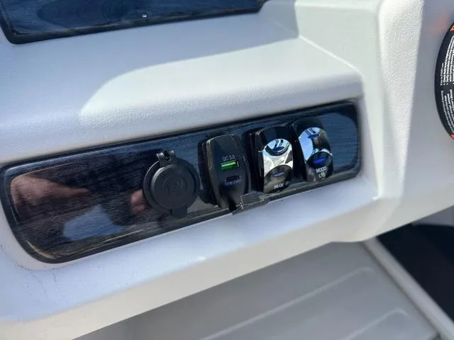 Slide: The Image of Tahoe 2185 LTZ Quad Lounger 2025 - 25