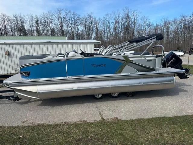 Slide: The Image of Tahoe 2185 LTZ Quad Lounger 2025 - 4