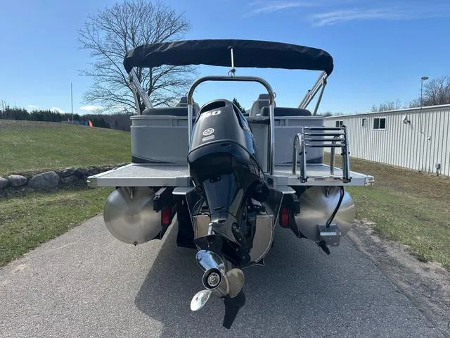 Slide: The Image of Tahoe 2185 LTZ Quad Lounger 2025 - 6