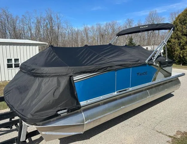Slide: The Image of Tahoe 2185 LTZ Quad Lounger 2025 - 9