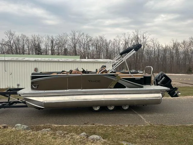 Slide: The Image of Tahoe 2185 LTZ Quad Lounger 2025 - 1