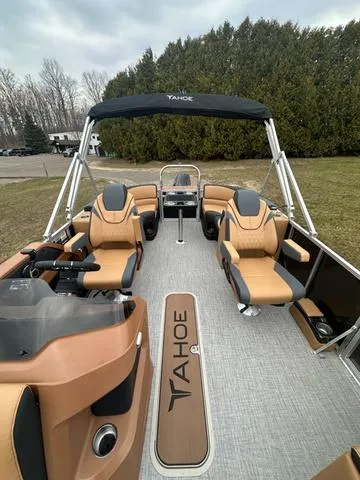 Slide: The Image of Tahoe 2185 LTZ Quad Lounger 2025 - 12