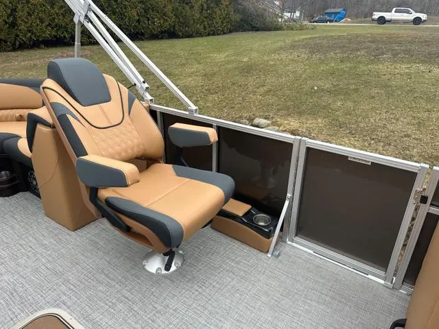 Slide: The Image of Tahoe 2185 LTZ Quad Lounger 2025 - 14