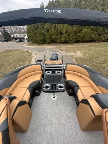 Slide: The Image of Tahoe 2185 LTZ Quad Lounger 2025 - 15