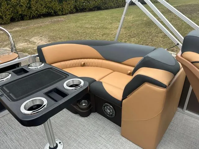 Slide: The Image of Tahoe 2185 LTZ Quad Lounger 2025 - 17