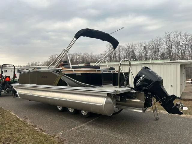 Slide: The Image of Tahoe 2185 LTZ Quad Lounger 2025 - 2