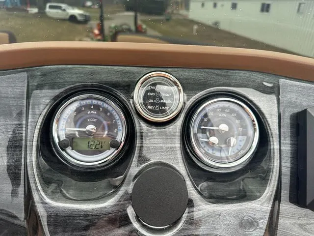 Slide: The Image of Tahoe 2185 LTZ Quad Lounger 2025 - 22