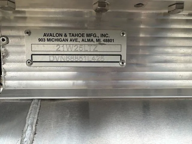 Slide: The Image of Tahoe 2185 LTZ Quad Lounger 2025 - 25