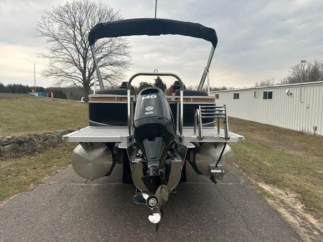 Slide: The Image of Tahoe 2185 LTZ Quad Lounger 2025 - 3