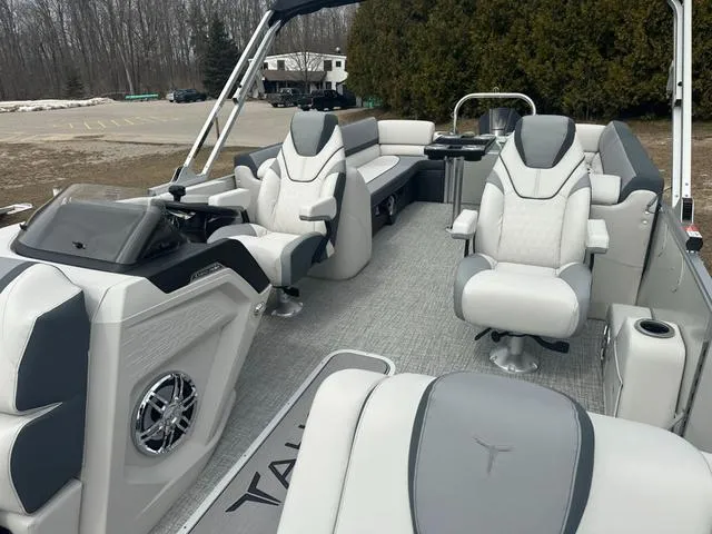 Slide: The Image of Tahoe 2585 Cascade QL 2025 - 11