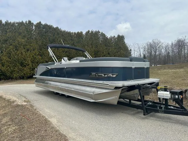 Slide: The Image of Tahoe 2585 Cascade QL 2025 - 2