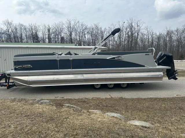 Slide: The Image of Tahoe 2585 Cascade QL 2025 - 4