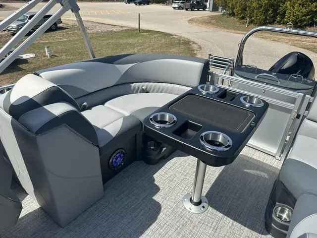 Slide: The Image of Tahoe 2185 LTZ Quad Lounger 2025 - 16