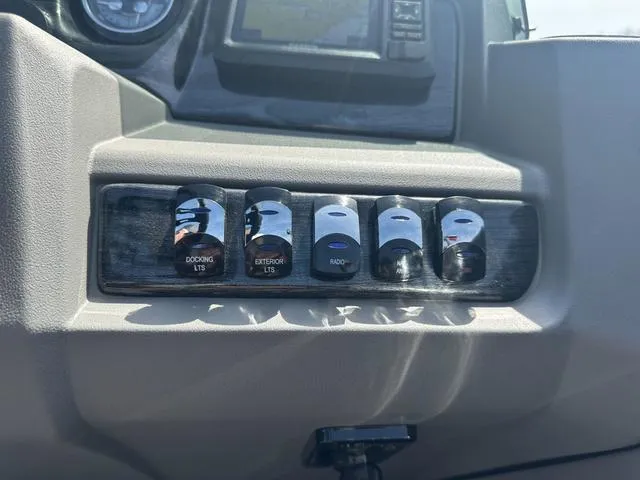 Slide: The Image of Tahoe 2185 LTZ Quad Lounger 2025 - 19