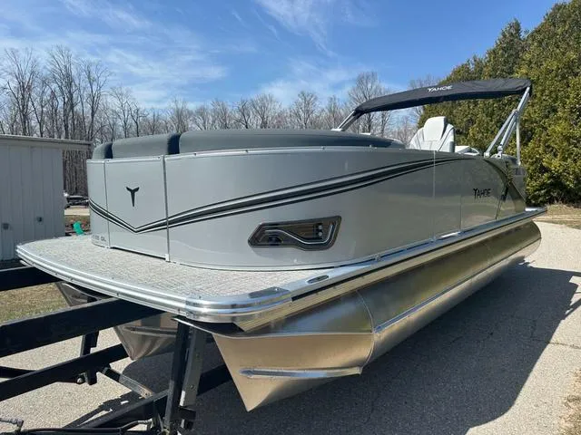 Slide: The Image of Tahoe 2185 LTZ Quad Lounger 2025 - 3