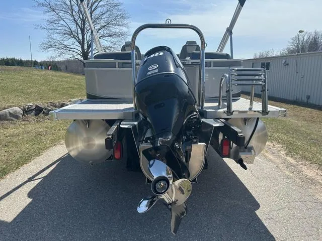 Slide: The Image of Tahoe 2185 LTZ Quad Lounger 2025 - 6