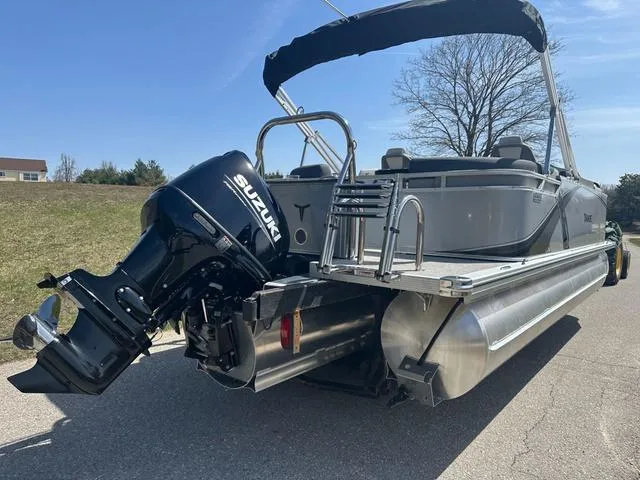 Slide: The Image of Tahoe 2185 LTZ Quad Lounger 2025 - 7