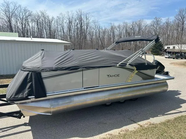 Slide: The Image of Tahoe 2185 LTZ Quad Lounger 2025 - 8