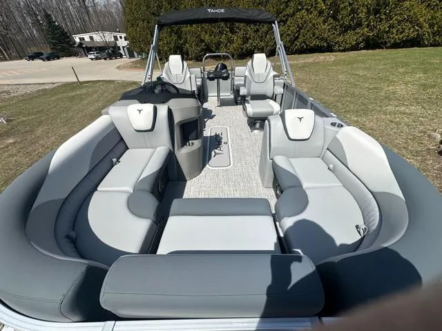Slide: The Image of Tahoe 2185 LTZ Quad Lounger 2025 - 9