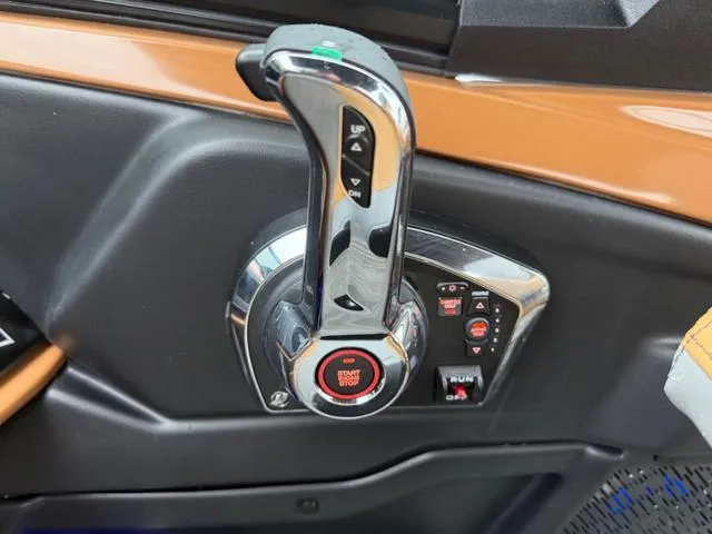 Slide: The Image of Tahoe Grand Tahoe LTD 25 Quad Lounge Windshield 2025 - 20