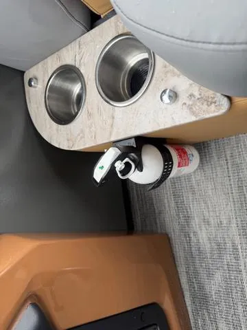 Slide: The Image of Tahoe Grand Tahoe LTD 25 Quad Lounge Windshield 2025 - 21