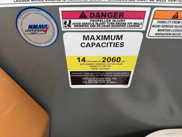 Slide: The Image of Tahoe Grand Tahoe LTD 25 Quad Lounge Windshield 2025 - 25