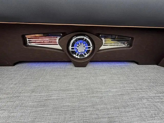 Slide: The Image of Tahoe 2785 Cascade Entertainer 2025 - 20