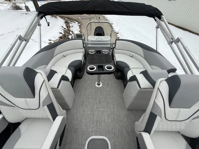Slide: The Image of Tahoe 2185 LTZ Quad Lounger 2025 - 10