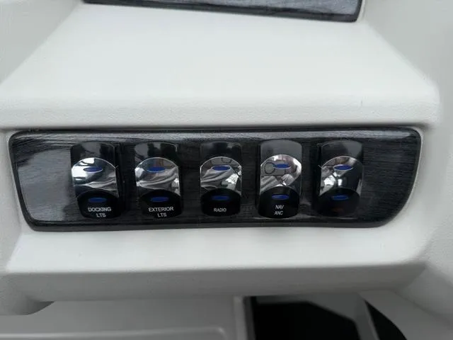 Slide: The Image of Tahoe 2185 LTZ Quad Lounger 2025 - 17