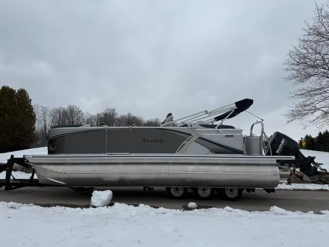 Slide: The Image of Tahoe 2185 LTZ Quad Lounger 2025 - 6