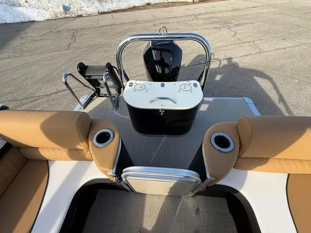 Slide: The Image of Tahoe 25 Cascade QL 2025 - 12